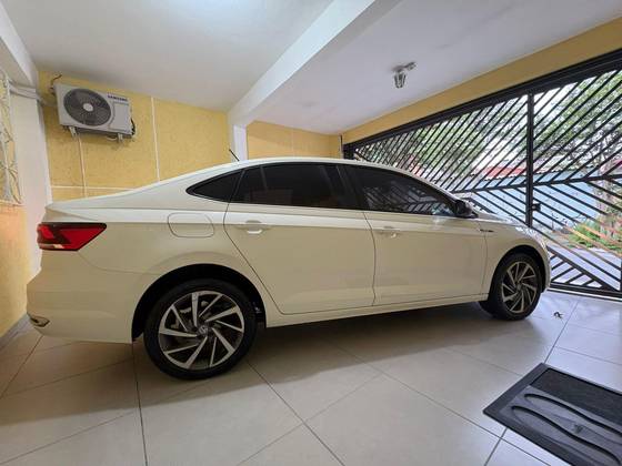 VOLKSWAGEN VIRTUS 1.0 200 TSI HIGHLINE AUTOMÁTICO